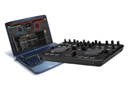 Ordinateur + contrôleur et logiciel de mixage Virtual DJ